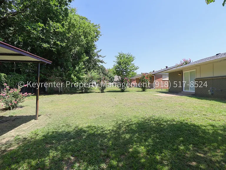 1820 S 5th Pl — Photo 7