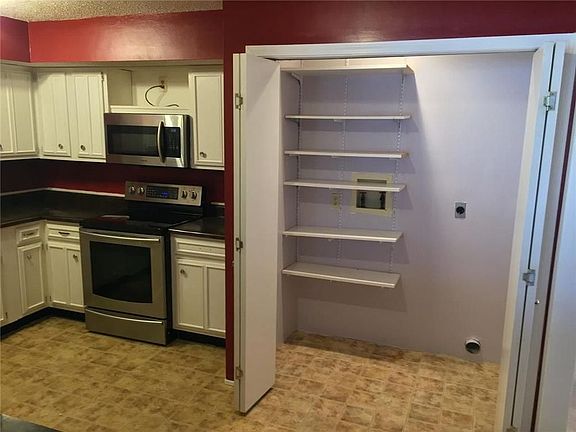 4th image of 1326 N 55th Ct