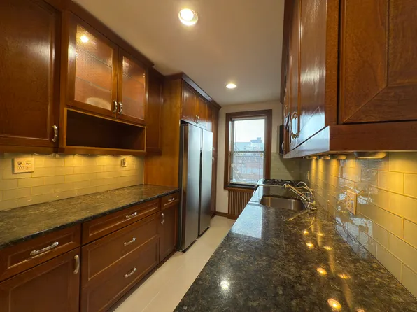 1119 Ocean Parkway image 5 of 26