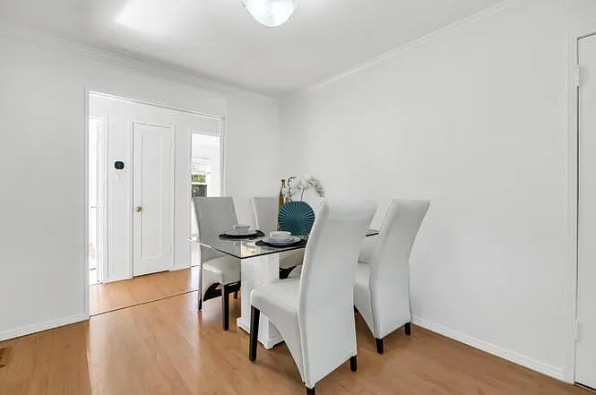 389 Lastreto Ave — Photo 9
