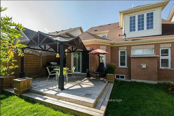 30 Masters Green Cres — Photo 33