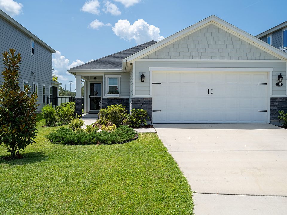 1st image of 135 Bluejack Ln