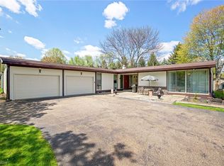 1713 Airpark Dr, Louisville, OH 44641