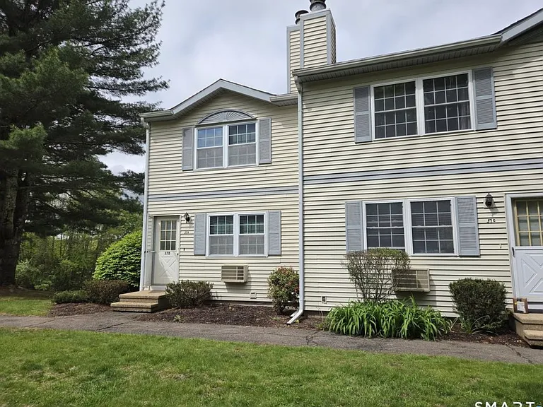 37D Crystal Ln #D — Photo 2