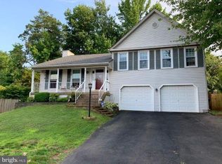5821 Stone Ridge Dr, Centreville, VA 20120