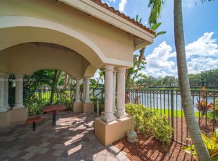 2451 Centergate Dr APT 102, Hollywood, FL 33025