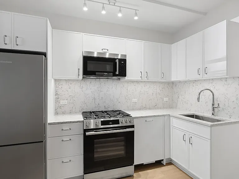 85 E End Ave #1C — Photo 3
