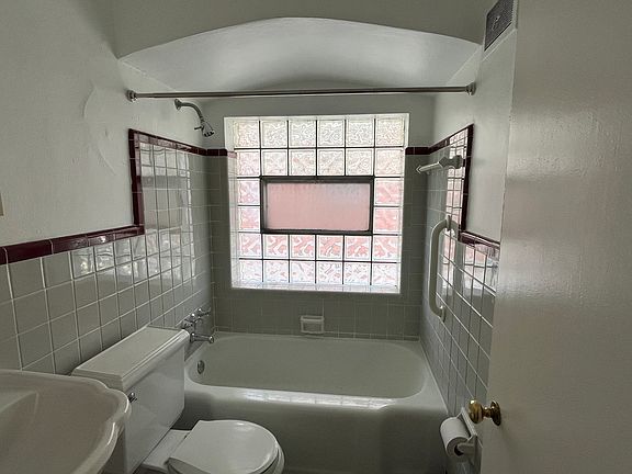 2nd image of 6230 Loughborough Ave #1