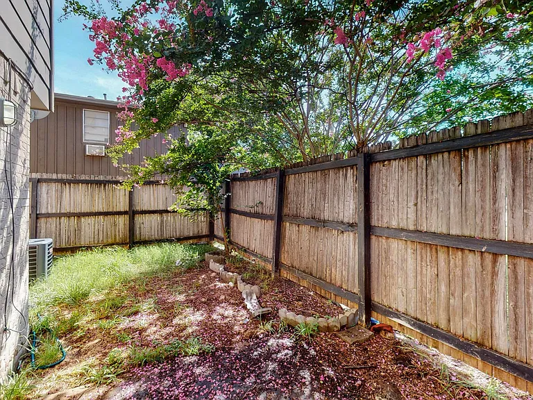 5322 Columbia Ave — Photo 19