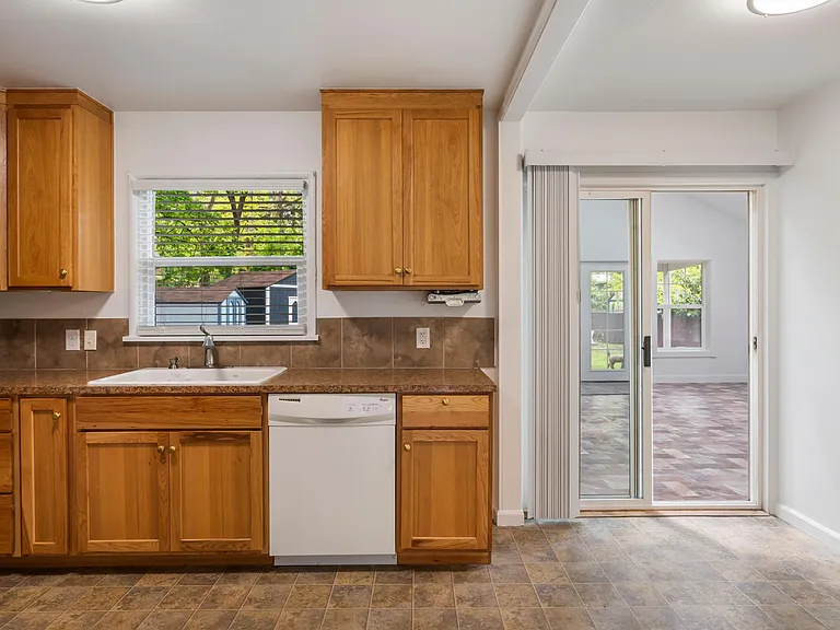9006 Highland Ave SW — Photo 30