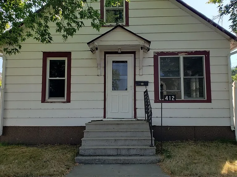 412 3rd Ave NW — Photo 1