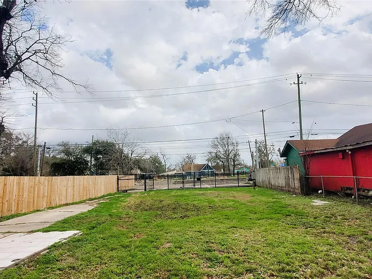 4605 Fulton St — Photo 12