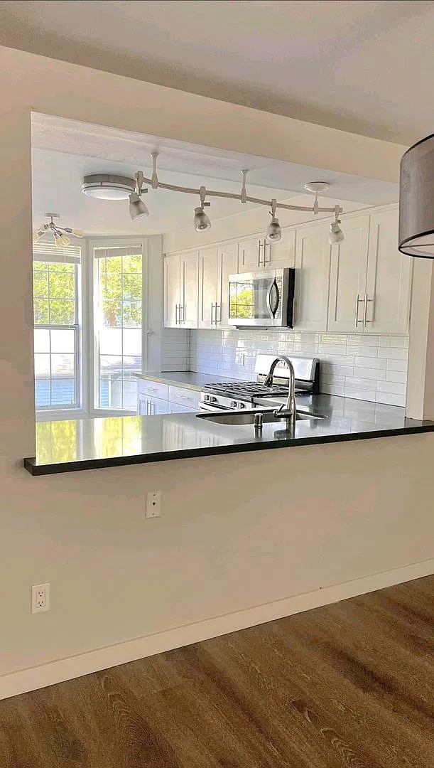 Kirkland 2 Bedroom 2.5 Bath Springbrook Community Townhomes — Photo 4