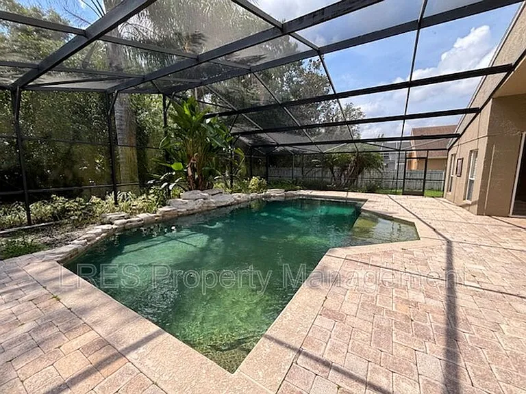 1028 Kerwood Cir — Photo 44