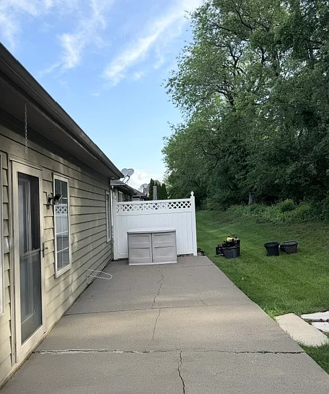 10531 Ontario Dr — Photo 14