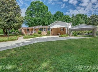 710 Briarcliff Rd, Gastonia, NC 28056