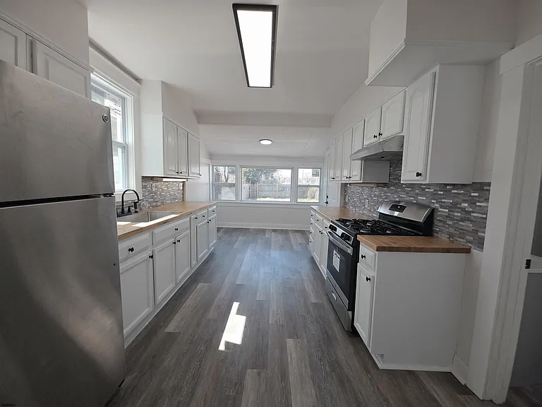 346 N Delaware Ave — Photo 18