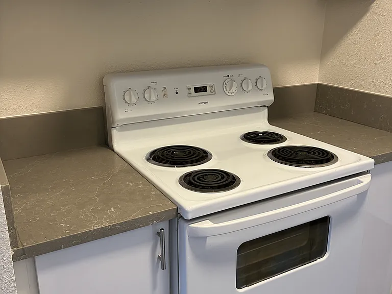 Pacific Village Apartments — Photo 5