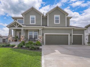 16428 S Parkwood St, Olathe, KS 66062