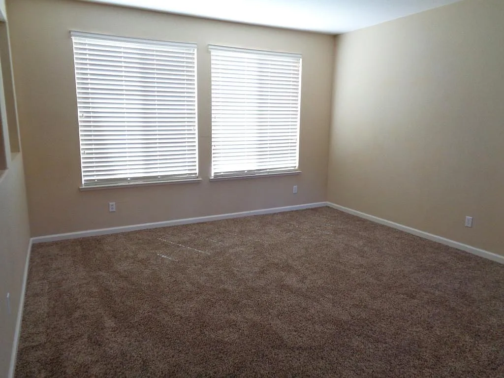 3529 Laguna Ct — Photo 2