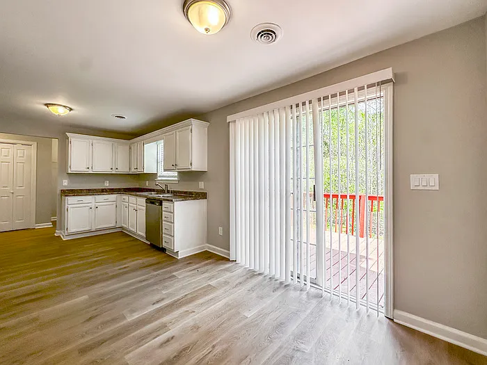 3 bed, 3.0 bath, 1808 sqft, $2,045 — Photo 4