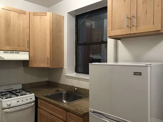 Rented by GreenVill Real Estate LLC | media 30