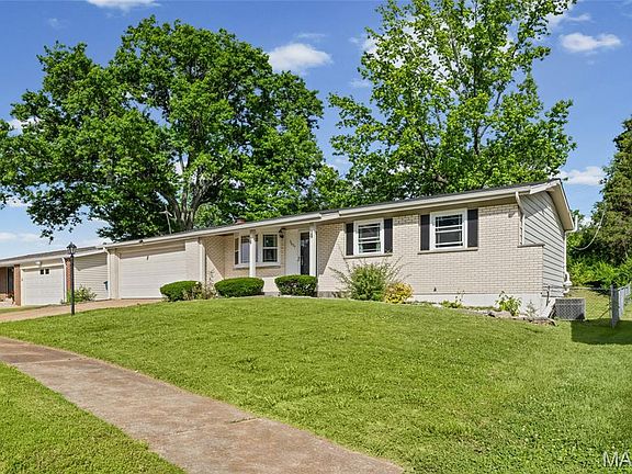 3rd image of 2607 Camino Dr