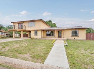 1902 Carla St, Zapata, TX 78076