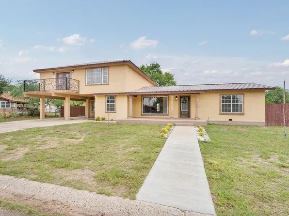 1902 Carla St, Zapata, TX 78076