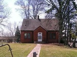 2402 W State St, Rockford, IL 61102