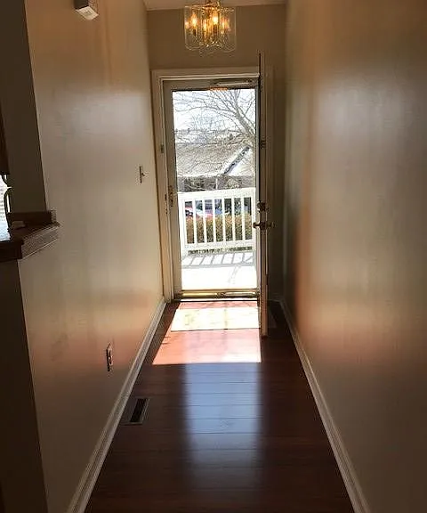 113 Olympic Ct — Photo 10