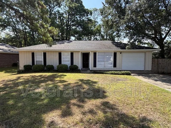 647 Michelle Dr, Biloxi, MS 39532