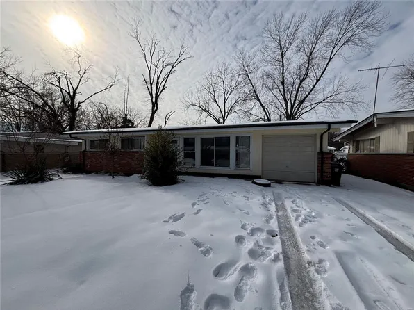 10551 Murat Dr, Saint Louis, MO 63136