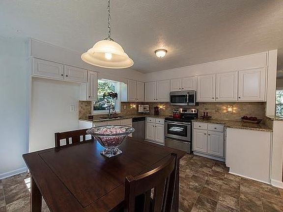 5th image of 5715 Macedin Dr