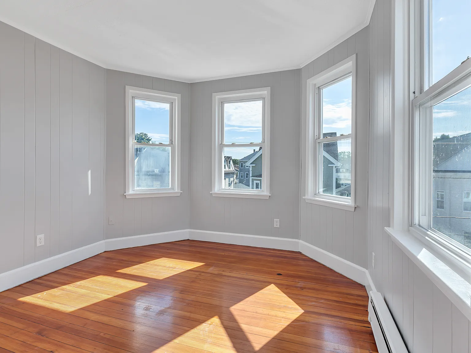 3 bed, 1400 sqft, $2,000 — Photo 3