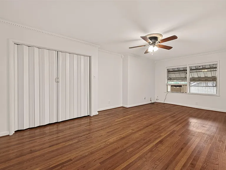 2021 Southgate Blvd #6 — Photo 9