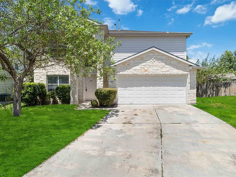 401 Spruce Dr — Photo 1