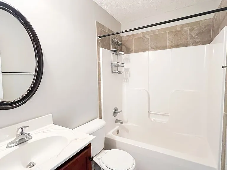 517 Patriot Park Ct #B — Photo 13