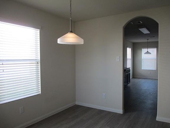 5th image of 2514 Montecito Ln