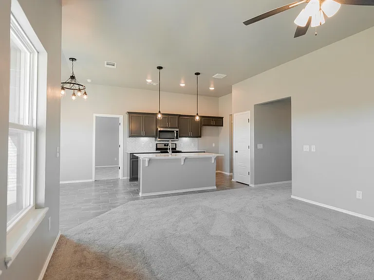 4306 W Country Club Dr — Photo 4