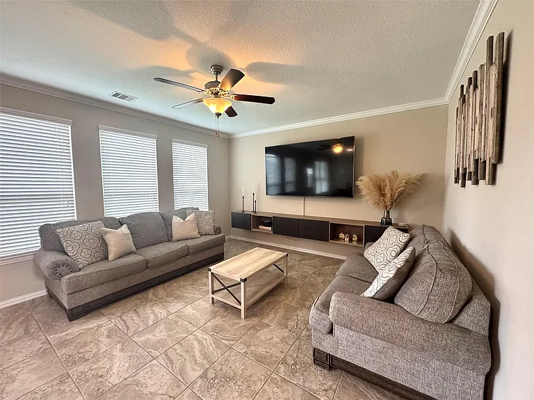718 S Chamfer Way — Photo 4