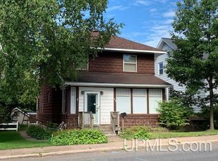 915 N 3rd St, Ishpeming, MI 49849