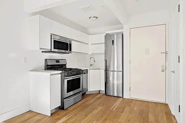 Rented by Freestone Property Group | media 7