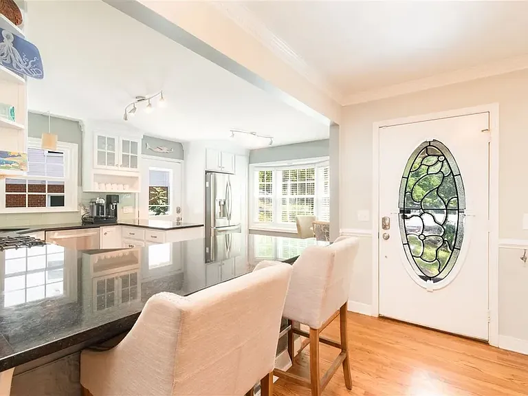 700 Victorian Ct — Photo 5