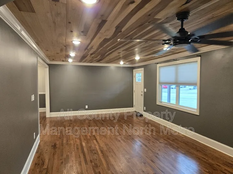 545 Lakeview Dr #A — Photo 6