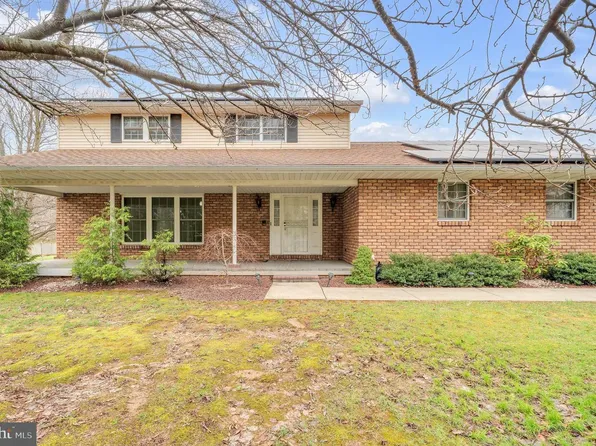 5013 E Berlin Rd, Thomasville, PA 17364