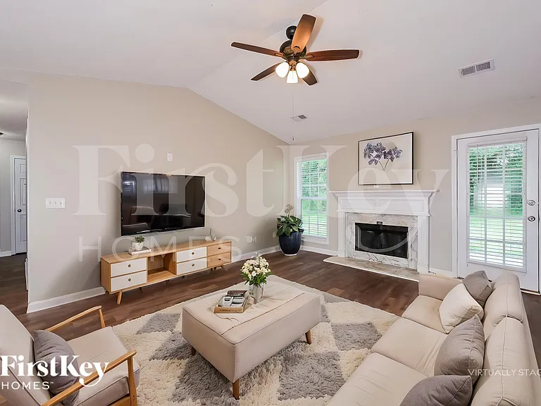 797 Gable Ct — Photo 3