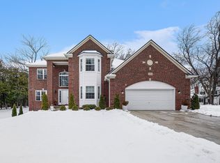 1360 Fairlane Dr, Ann Arbor, MI 48104