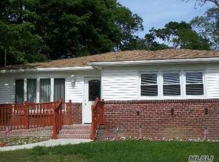 171 Pine Neck Ave, East Patchogue, NY 11772