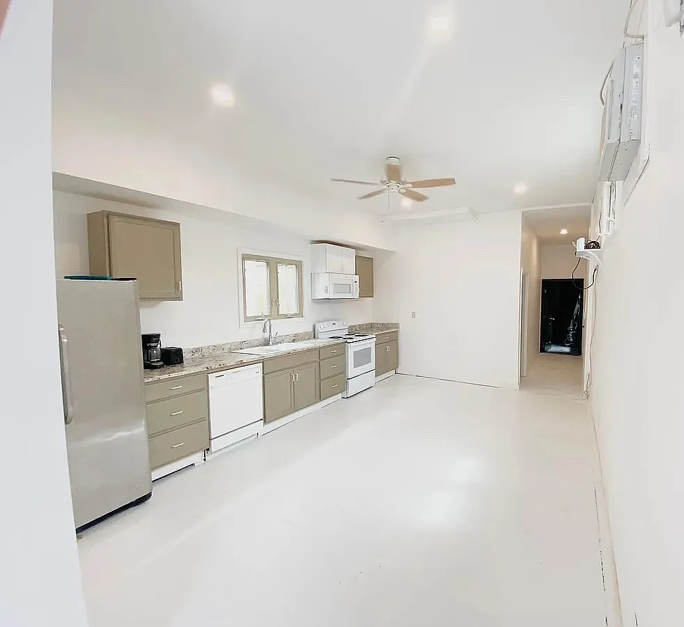 2 bed, 1200 sqft, $1,550 — Photo 2